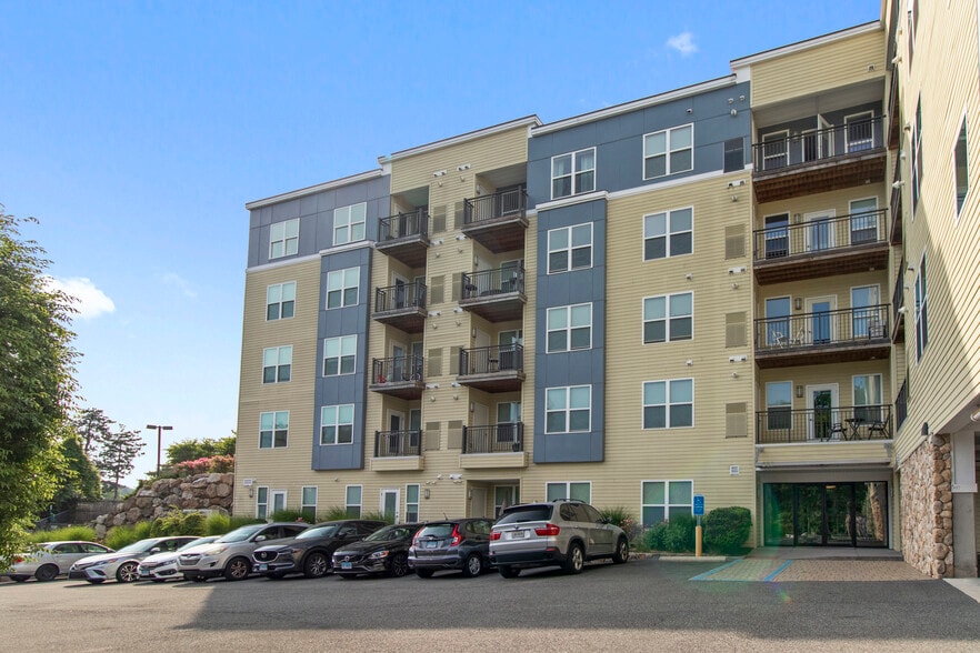 More Photos Of 587 Connecticut Ave, Norwalk Apartments For Sale