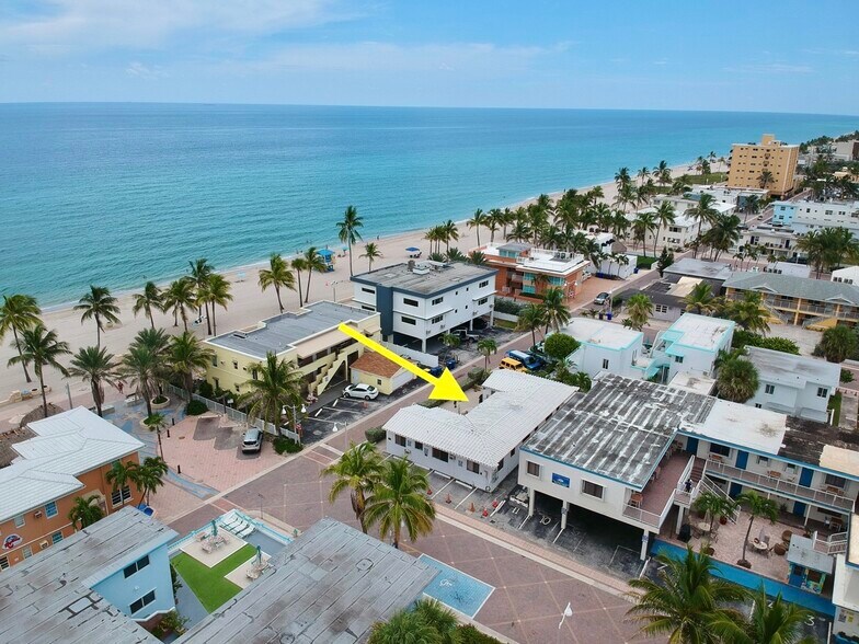 More Photos Of 2212 N Surf Rd, Hollywood Specialty For Sale