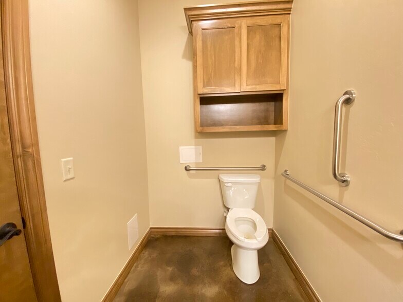 More Photos Of 5706 NW 130th St, Oklahoma City Office For Lease