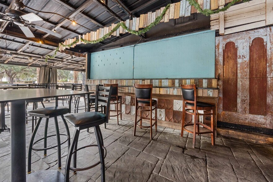 More Photos Of 1405 Gornto Rd, Valdosta Restaurant For Sale