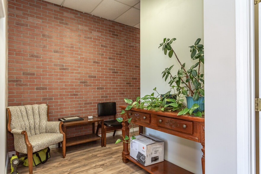 More Photos Of 5 Dover St, New Bedford Office Residential For Sale