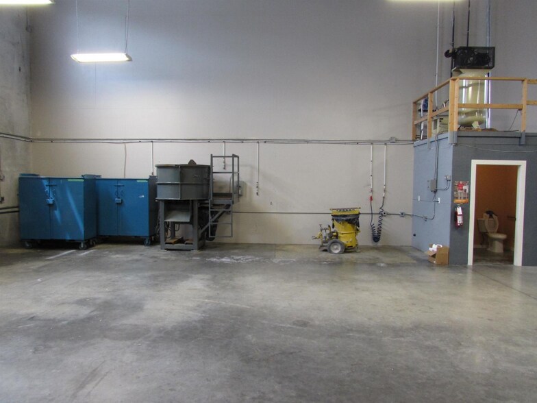 More Photos Of 33415 Maclure Rd, Abbotsford Warehouse For Sale