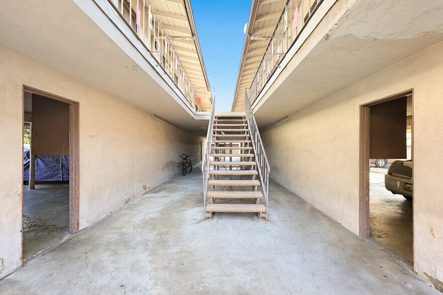 More Photos Of 524 N Poplar Ave, Montebello Apartments For Sale