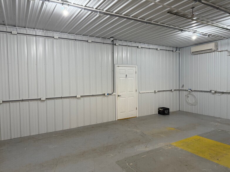 More Photos Of 892 Riverside St, Portland Warehouse For Sale