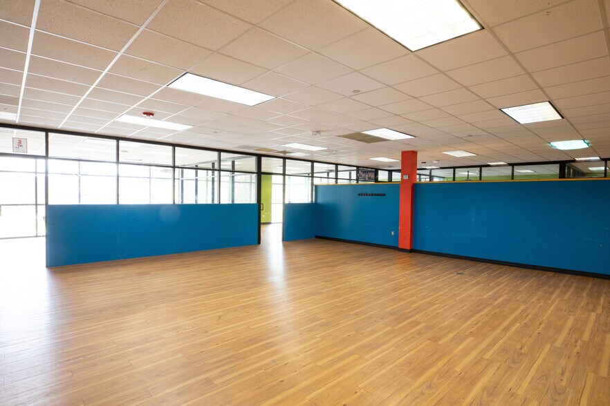 More Photos Of 10330 Hickman Mills Dr, Kansas City Office For Sale