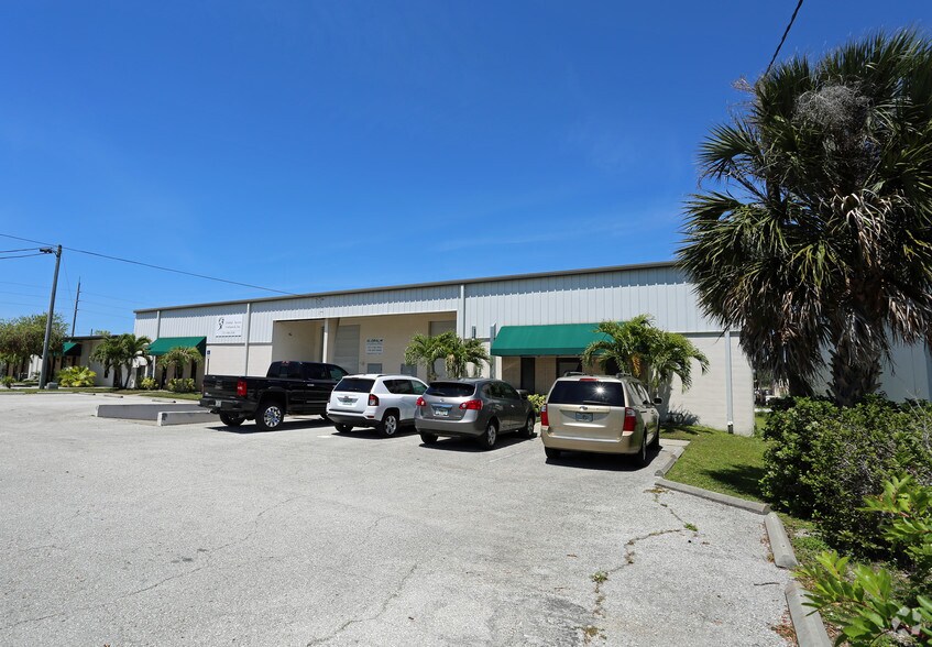 More Photos Of 4201-4205 116th Ter N, Clearwater Warehouse For Lease