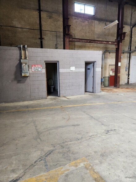 More Photos Of 2019 Washington Ave, Philadelphia Warehouse For Lease