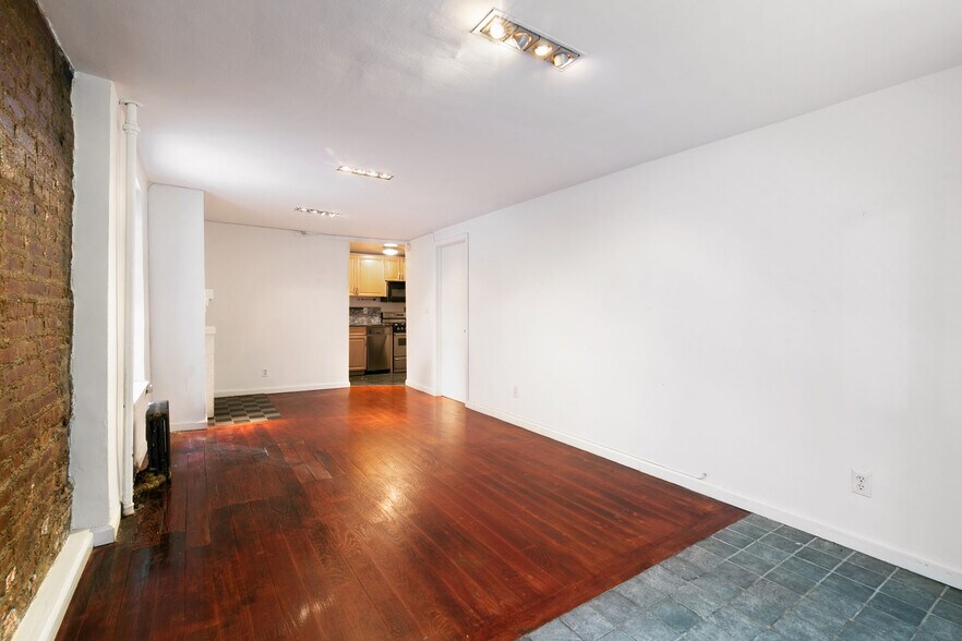 More Photos Of 54 Jane St, New York Apartments For Sale