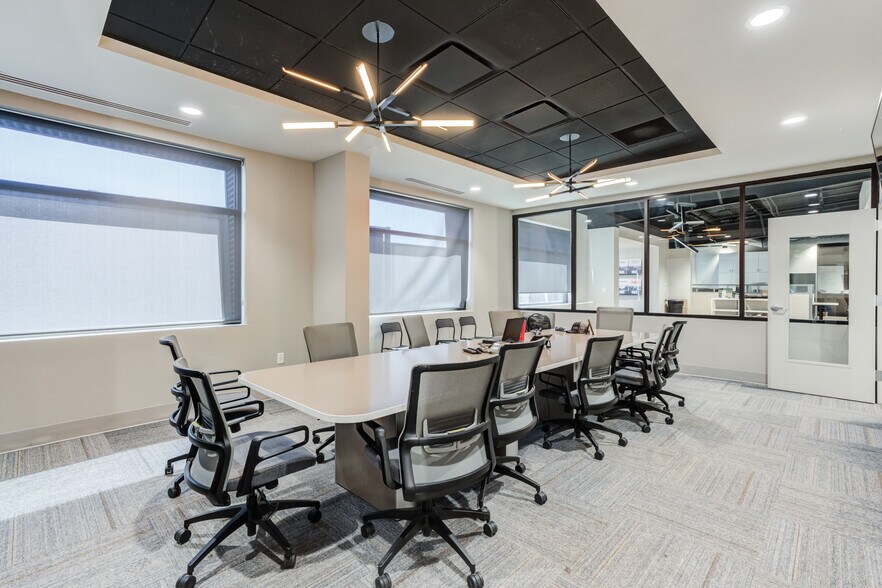 More Photos Of 2405 114th St, Lubbock Office For Sale