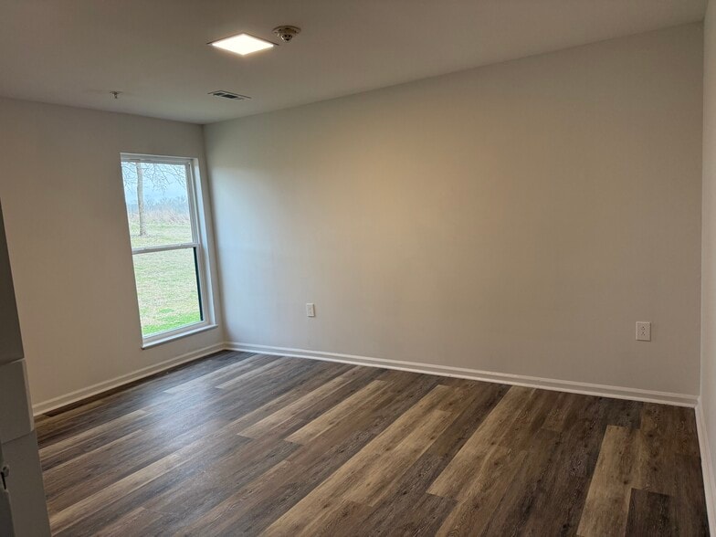 More Photos Of 1428 Rock Springs Rd, Columbia Freestanding For Lease