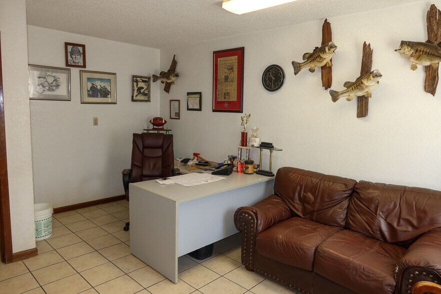 More Photos Of 362 Oakfield Rd, Pensacola Warehouse For Sale