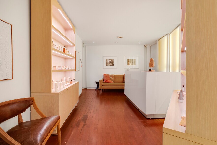 More Photos Of 1321 7th St, Santa Monica Office For Sale