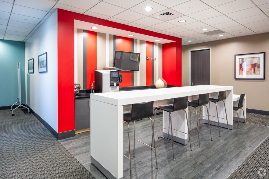 More Photos Of 445 Dexter Ave, Montgomery Coworking Space