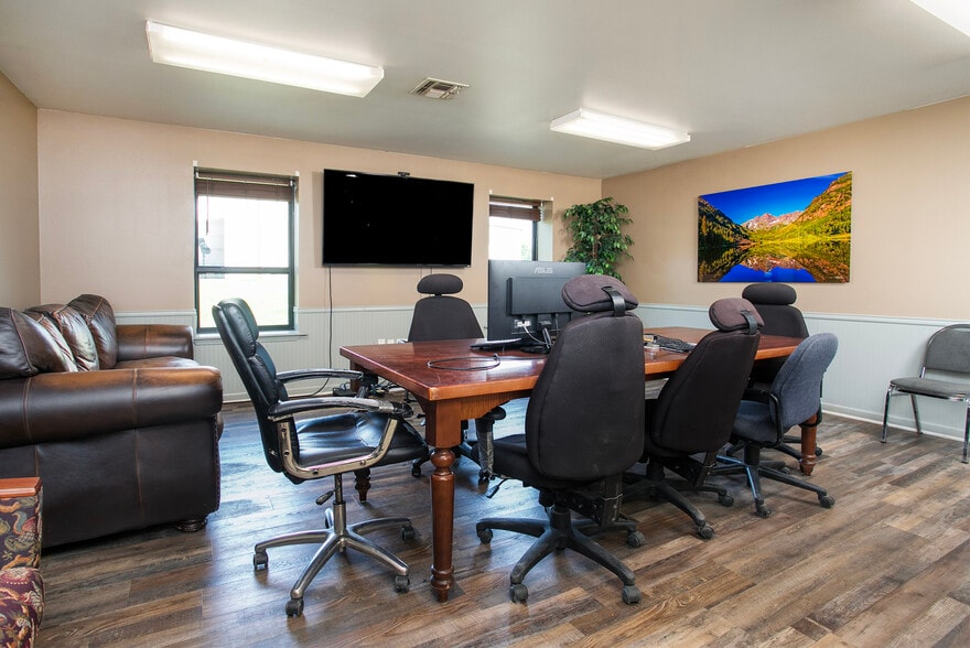 More Photos Of 8102 County Road 313 E, Tyler Distribution For Sale