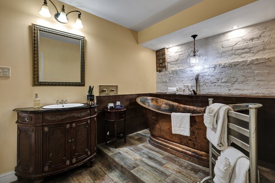 More Photos Of 24 Van Horne Ave, Tybee Island Hospitality For Sale