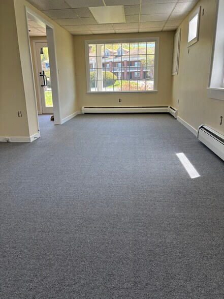More Photos Of 9 Waterville Rd, Avon Office For Lease