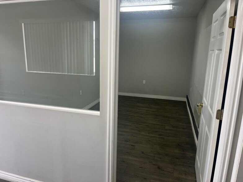More Photos Of 4343 W 7800 S, West Jordan Service For Lease