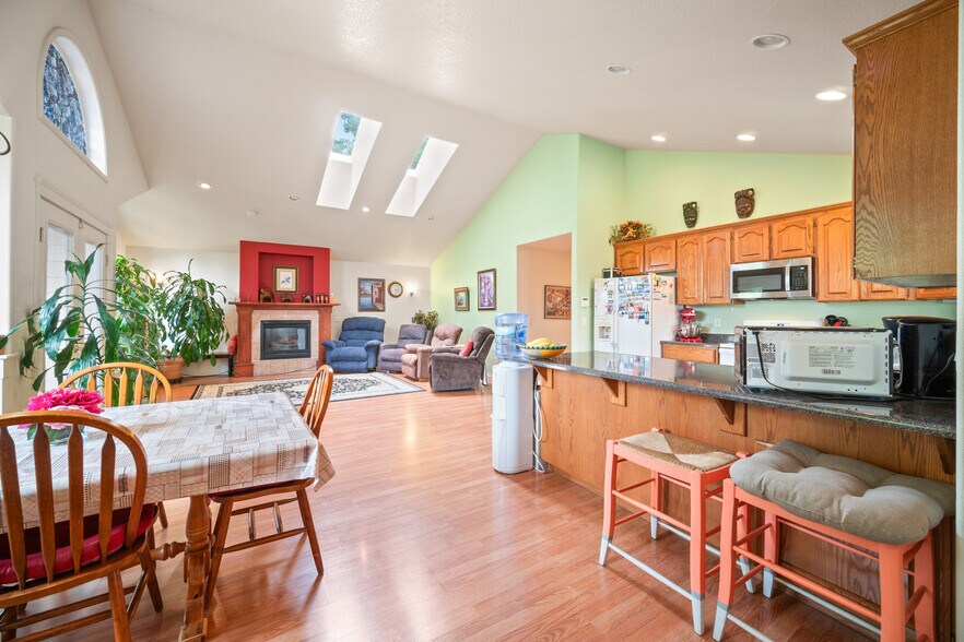 More Photos Of 14547 Thayer Rd, Oregon City Congregate Senior Housing For Sale