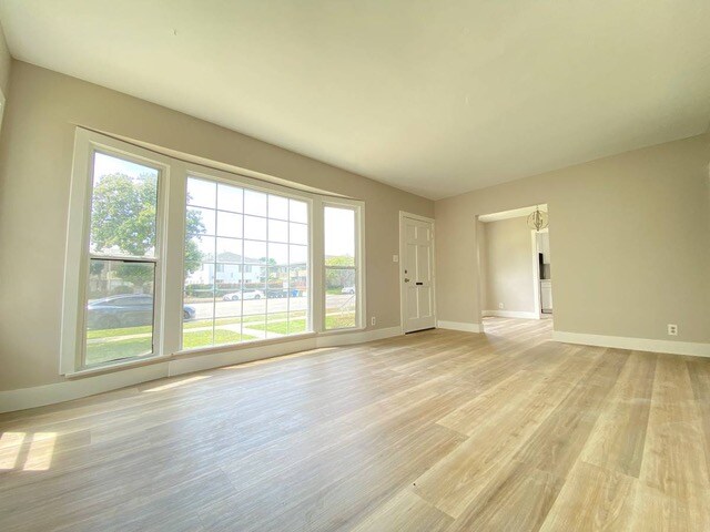 More Photos Of 2620 S Barrington Ave, Los Angeles Apartments For Sale