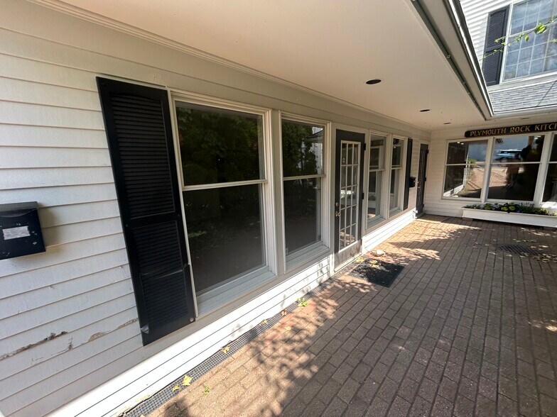 More Photos Of 812 Main St, Osterville Office Residential For Lease