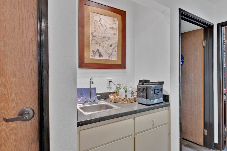 More Photos Of 23231 Vista Grande Dr, Laguna Hills Warehouse For Sale