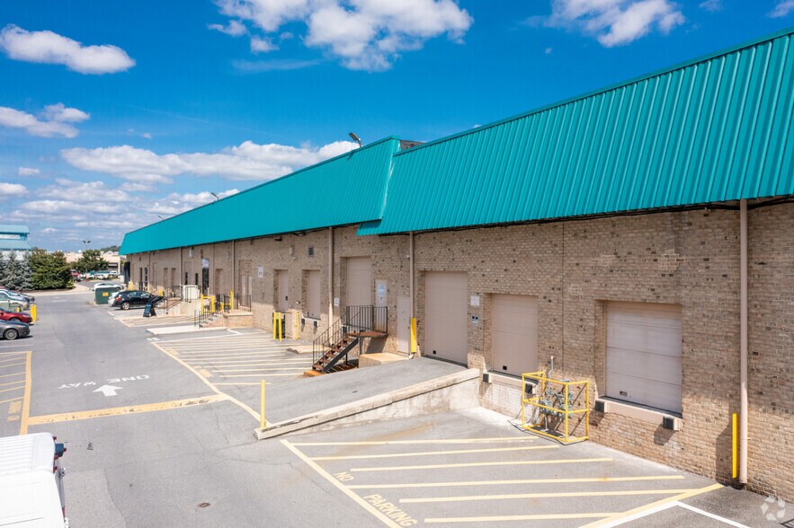 More Photos Of 7 W Aylesbury Rd, Timonium Unknown For Lease