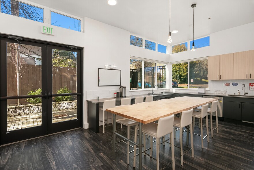 More Photos Of 1501 NW 59th St, Seattle Apartments For Sale