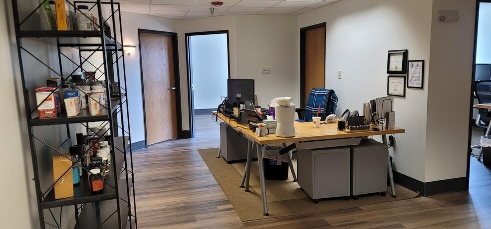 More Photos Of 1911 S National Ave, Springfield Medical For Lease