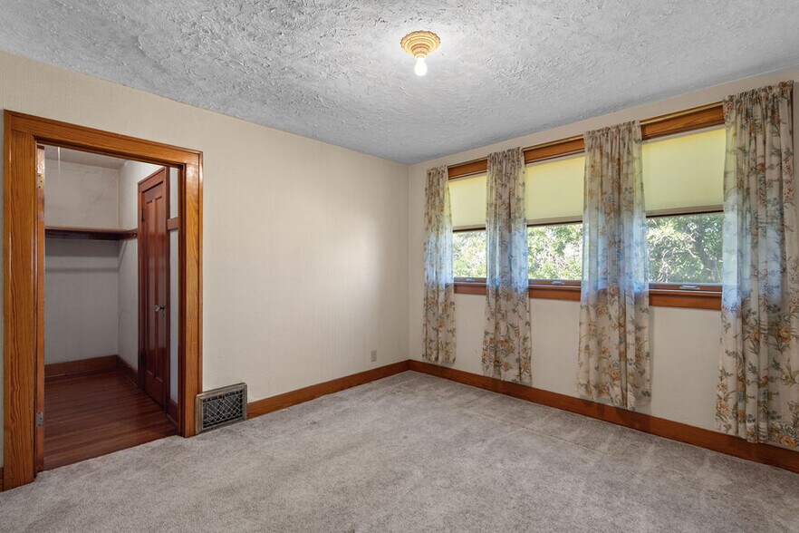 More Photos Of 115 23rd St, Columbus Land For Sale