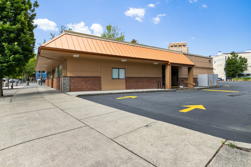 More Photos Of 1501 Cornwall Ave, Bellingham Bank For Sale