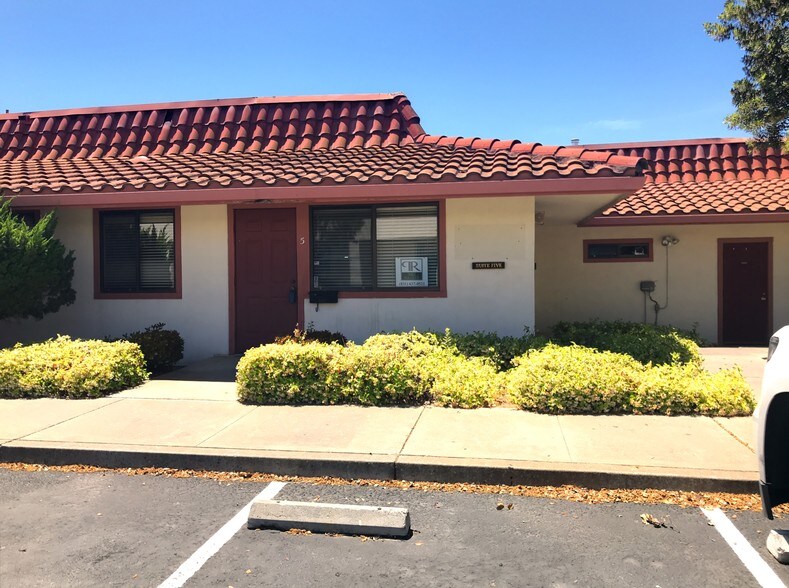 More Photos Of 901 Sunset Dr, Hollister Medical For Lease