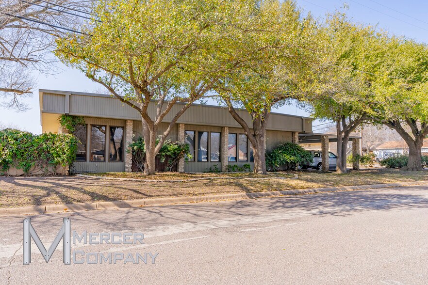 More Photos Of 3700 Reagan Dr, Fort Worth Warehouse For Sale