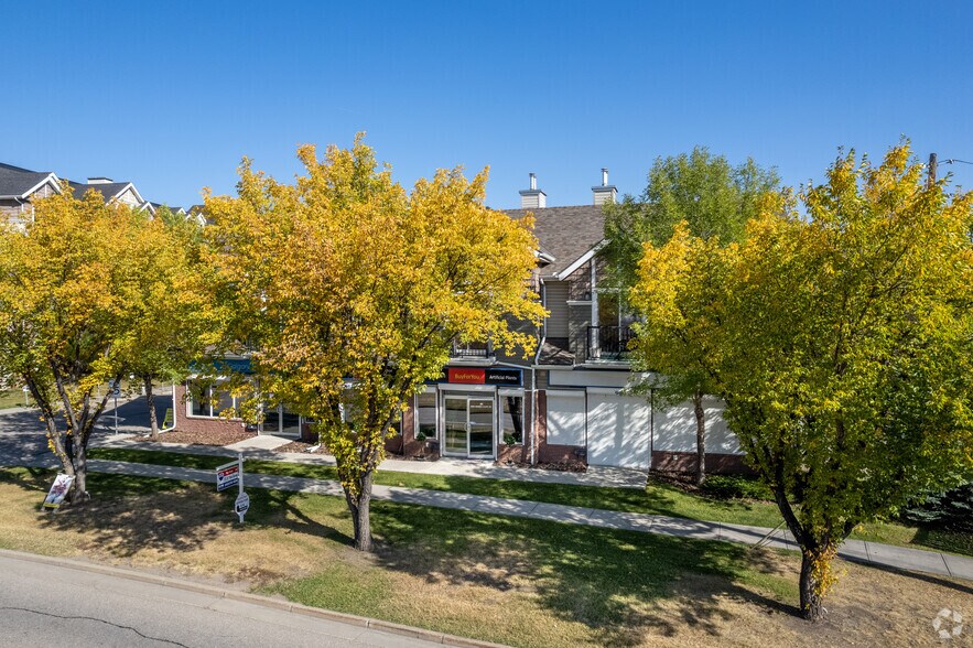 More Photos Of 90 Erin Woods Crt SE, Calgary Storefront For Sale
