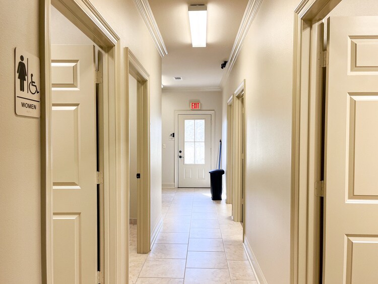 More Photos Of 16851 Jefferson Hwy, Baton Rouge Office For Lease