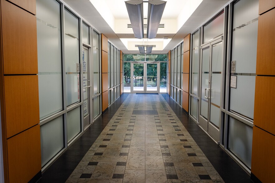 More Photos Of 1101 Raintree Cir, Allen Medical For Lease