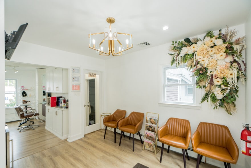 More Photos Of 1830 Western Ave, Albany Freestanding For Sale