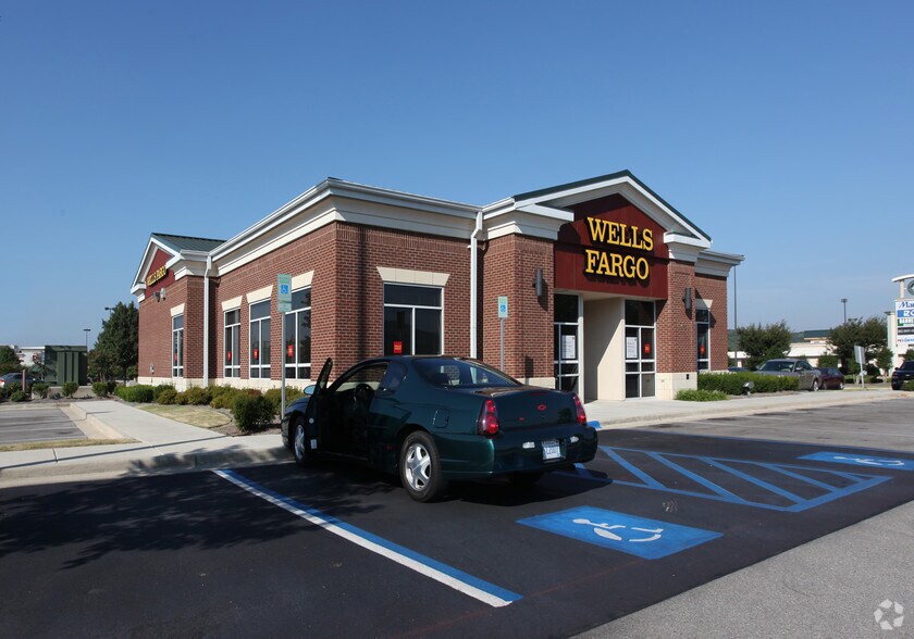 More Photos Of 2750 Carl T Jones Dr SE, Huntsville Unknown For Lease