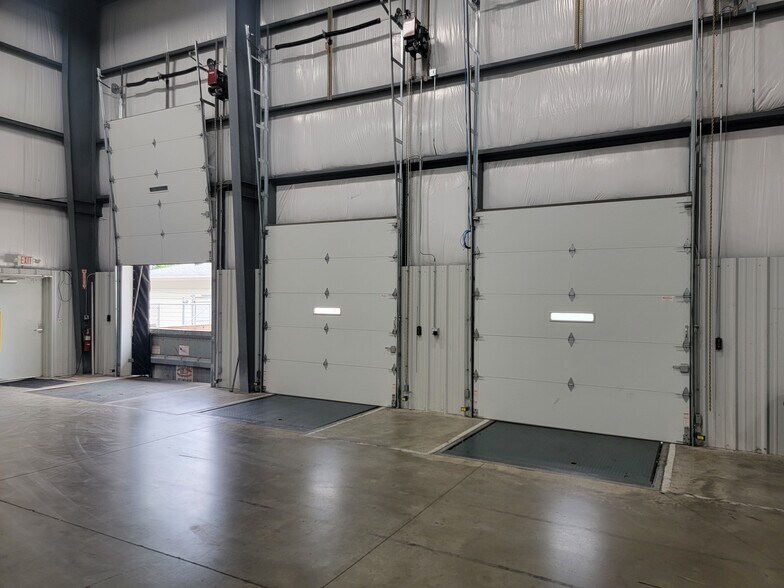 More Photos Of 315 N Madison St, Fortville Manufacturing For Lease