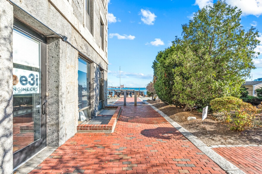 More Photos Of 28 Atlantic Ave, Boston Apartments For Lease