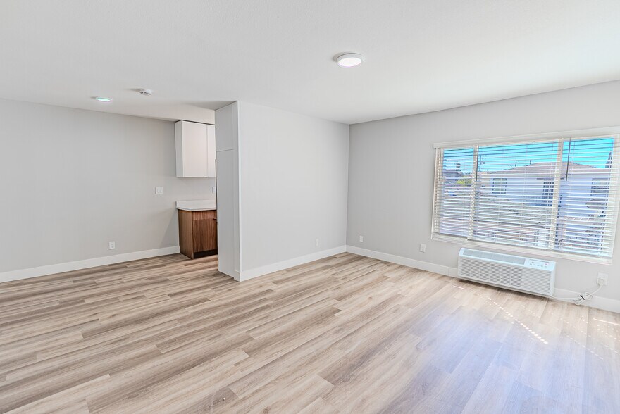 More Photos Of 4659 North Ave, San Diego Apartments For Sale