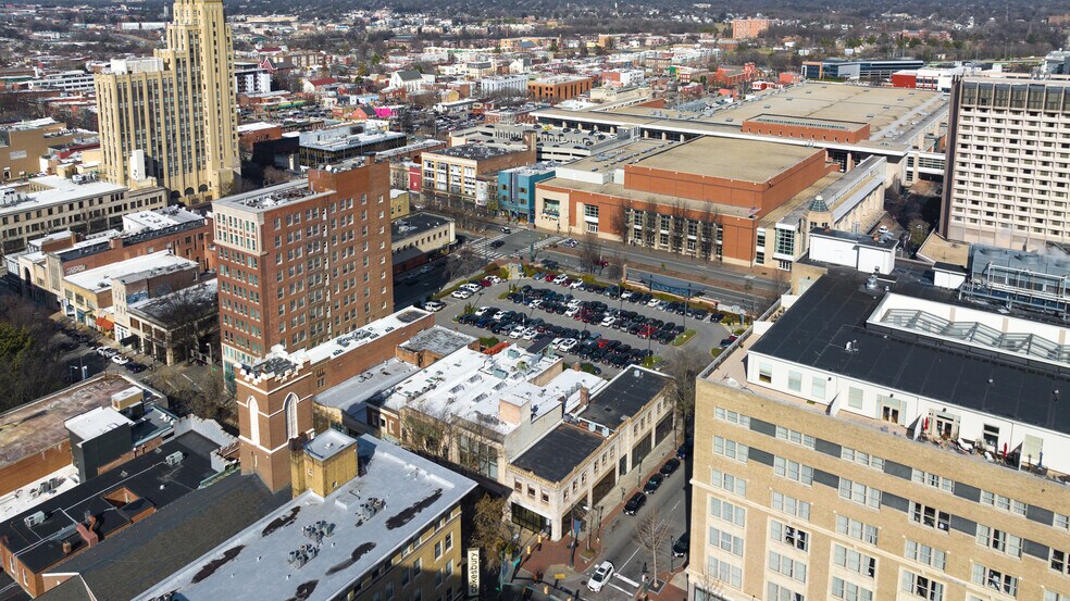 More Photos Of 424 E Grace St, Richmond Bank For Lease