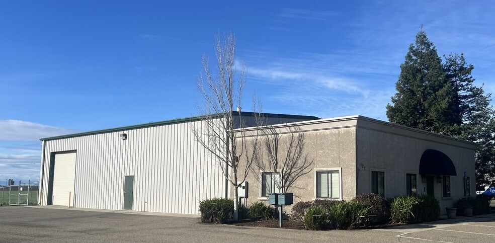 More Photos Of 127 Heron Way, Merced Warehouse For Lease