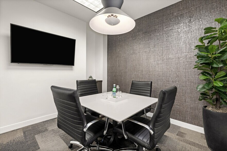 More Photos Of 17011 beach Blvd, Huntington Beach Coworking Space
