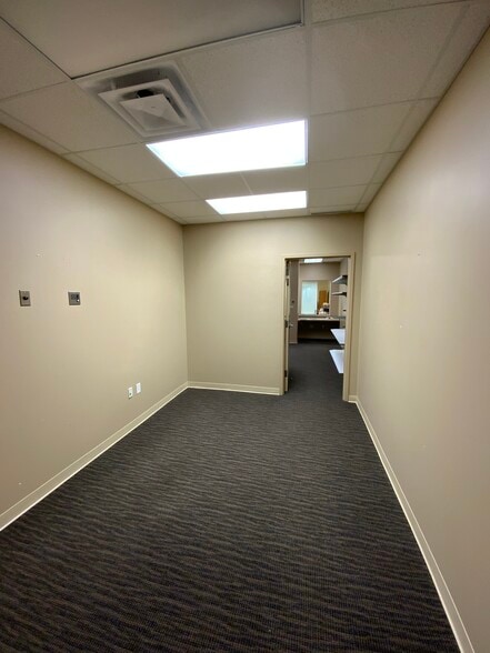 More Photos Of 3436-3500 Granite Cir, Toledo Medical For Lease