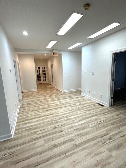 More Photos Of 50 Lenox Pointe NE, Atlanta Medical For Lease