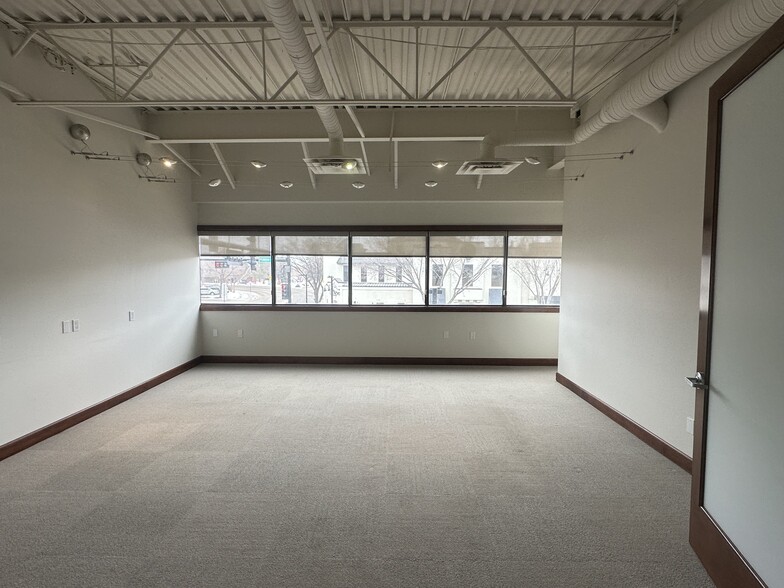 More Photos Of 21 Perron St, St. Albert Freestanding For Lease