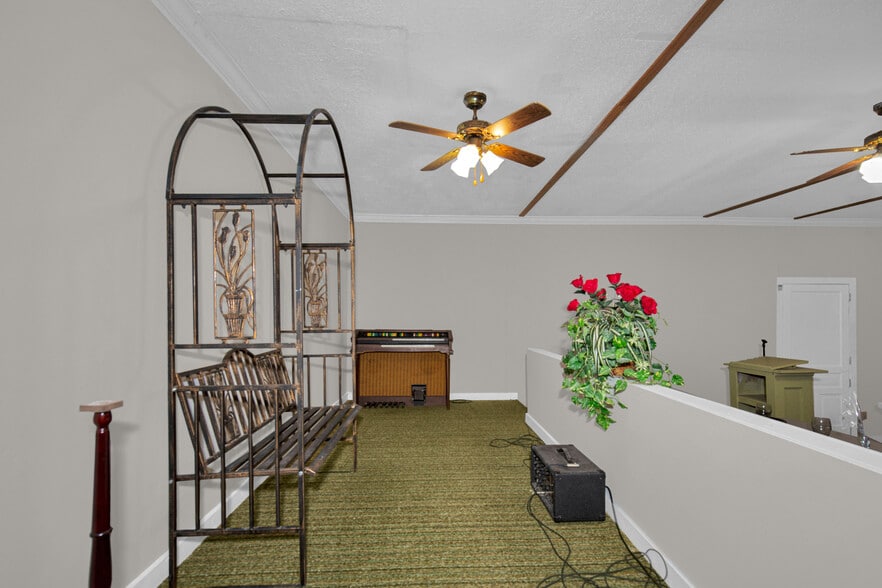 More Photos Of 3460 Big Piney Grove Rd, Clinton Specialty For Sale