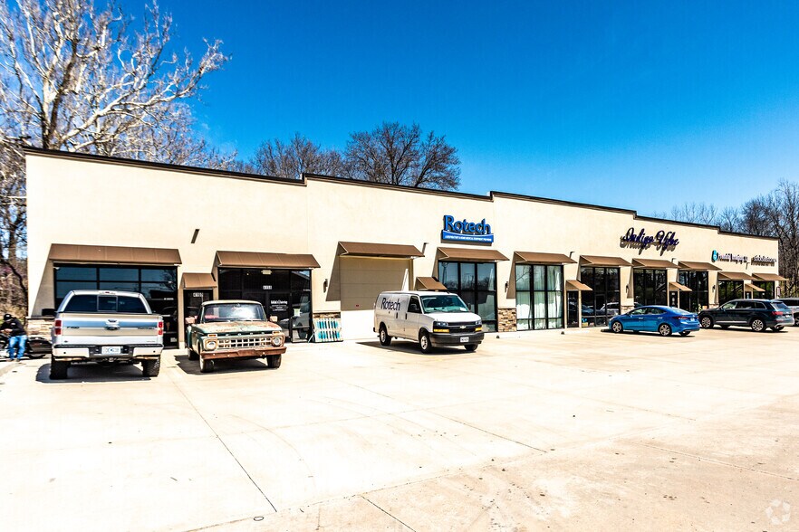 More Photos Of 4140-4160 NW Barry Rd, Kansas City Medical For Lease