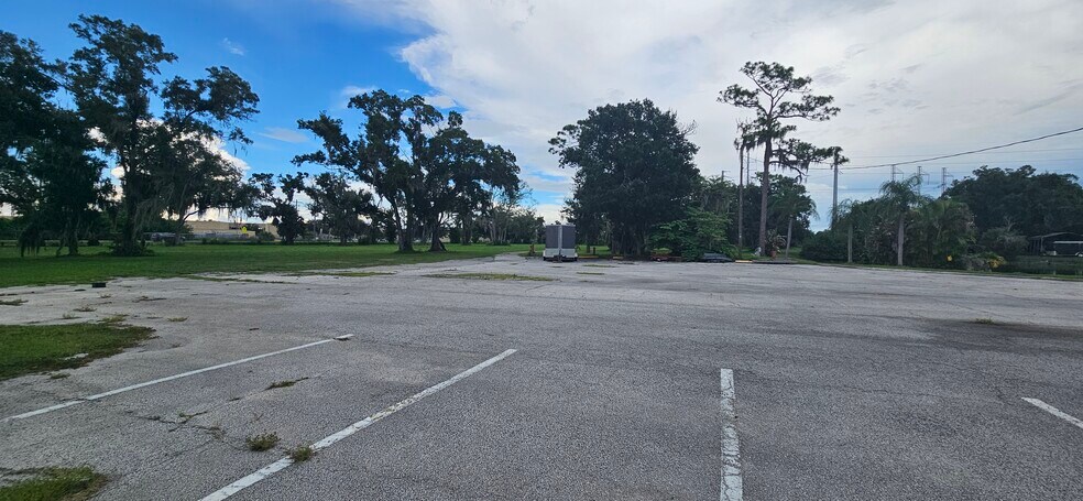 More Photos Of 126 21st St SE, Ruskin Land For Lease
