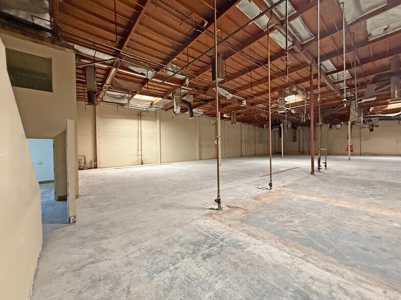 More Photos Of 5830 Triangle Dr, Commerce Manufacturing For Sale